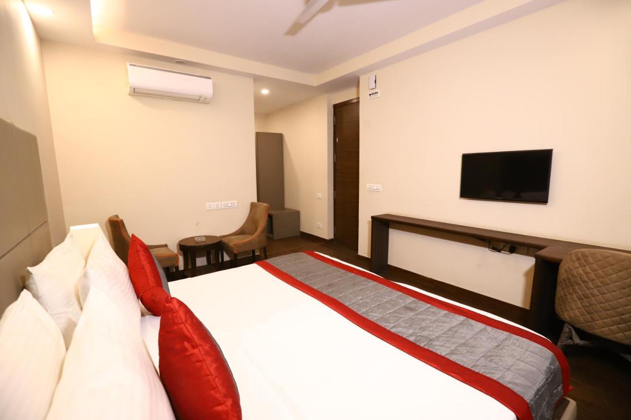 Hotel Azulo Inn Bhikaji Cama Place Delhi - Couple Friendly Local Ids Accepted นิวเดลี ภายนอก รูปภาพ