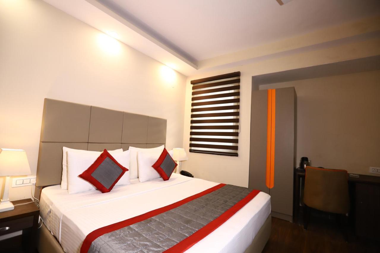 Hotel Azulo Inn Bhikaji Cama Place Delhi - Couple Friendly Local Ids Accepted นิวเดลี ภายนอก รูปภาพ