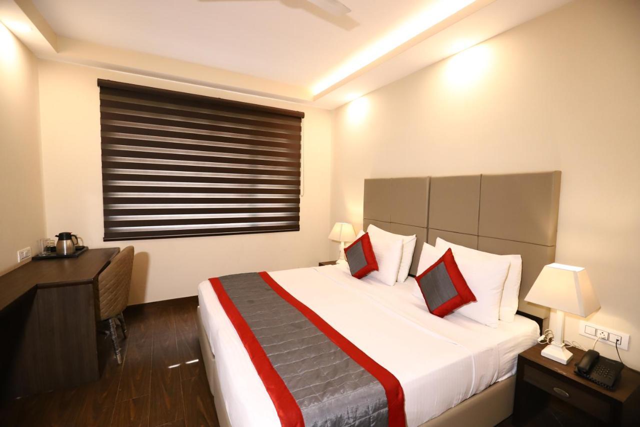 Hotel Azulo Inn Bhikaji Cama Place Delhi - Couple Friendly Local Ids Accepted นิวเดลี ภายนอก รูปภาพ