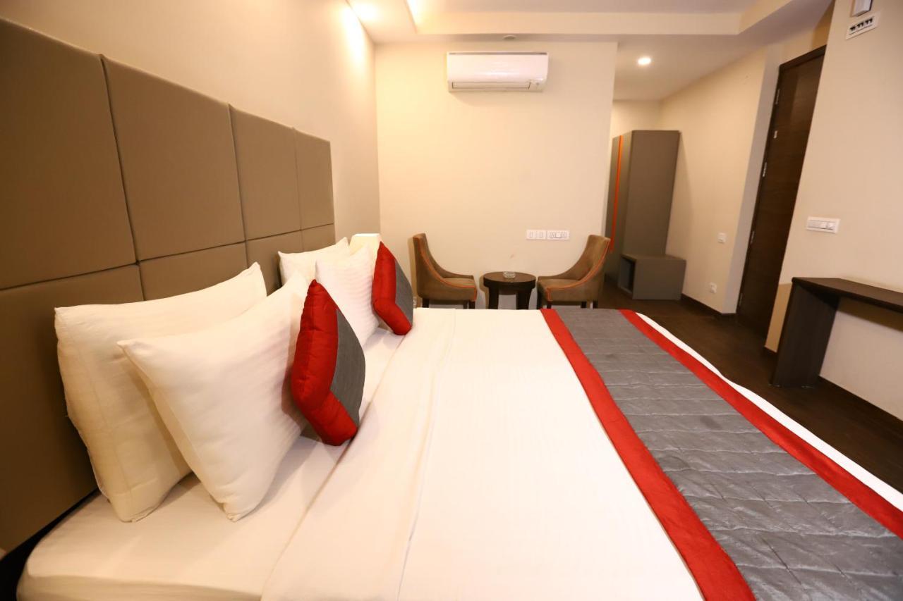 Hotel Azulo Inn Bhikaji Cama Place Delhi - Couple Friendly Local Ids Accepted นิวเดลี ภายนอก รูปภาพ